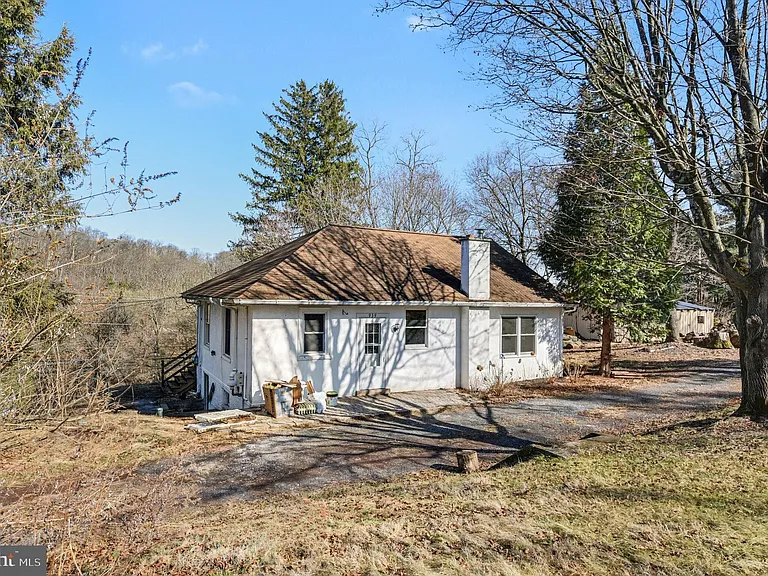 939 Gravel Pike — Photo 1
