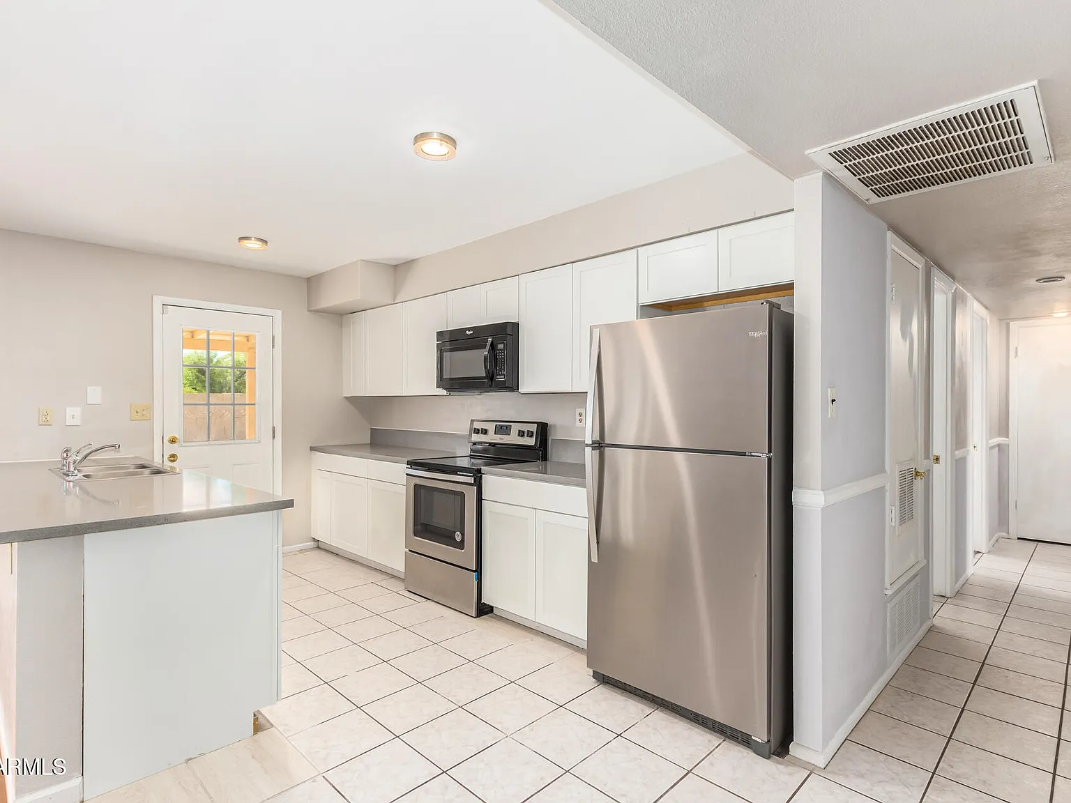 3 bed, 2.0 bath, 1590 sqft, $2,895 — Photo 4