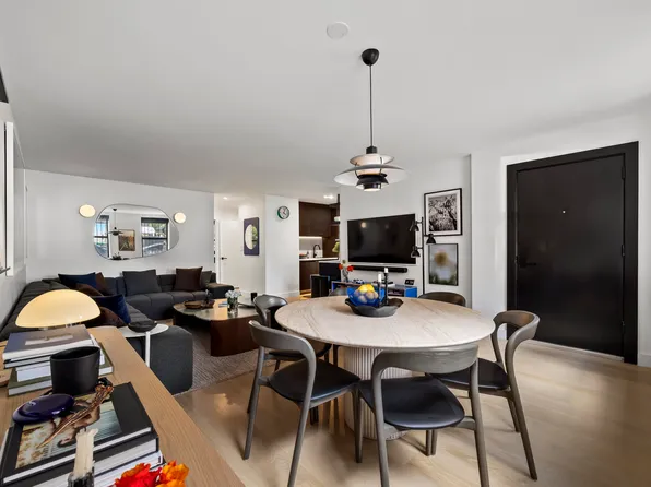 256 Bedford Avenue image 2 of 27