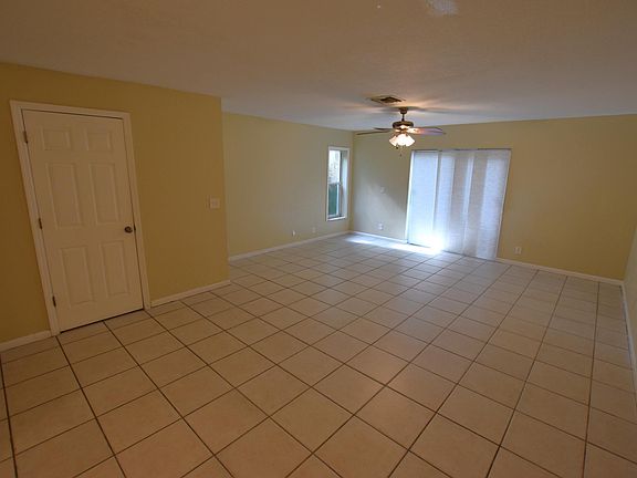 5th image of 826 Summit Lake Dr