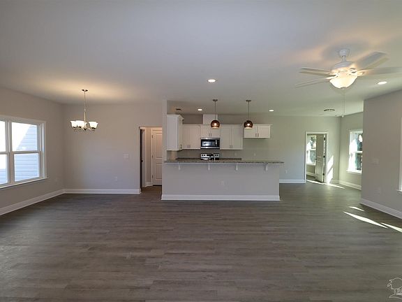 3rd image of 2144 Jeannie St