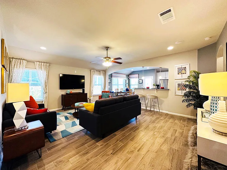 112 Groesbeck Ln — Photo 11