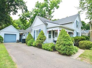 48 W Burdick St, Oxford, MI 48371