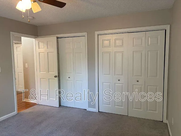 636 Locust Grove Ln — Photo 12