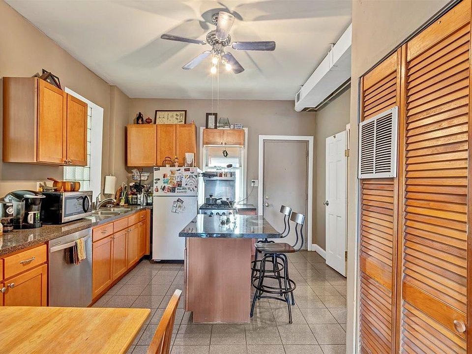 1st image of 1410 N Maplewood Ave #2