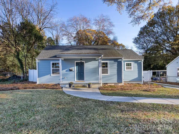 2711 Cowles Rd, Charlotte, NC 28208