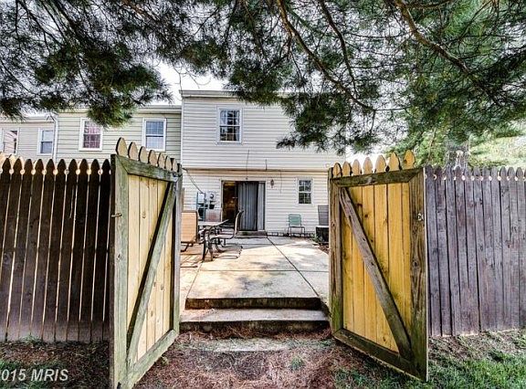 2nd image of 8850 Oak Hollow Ct