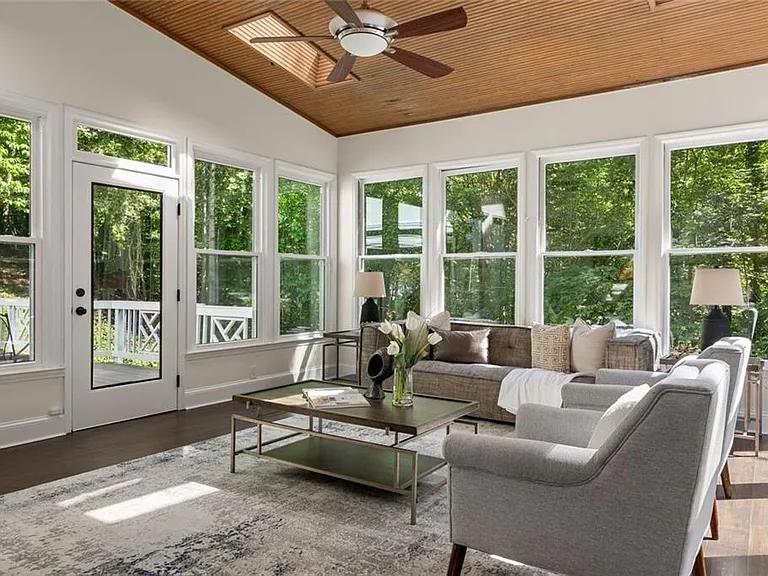 1260 Heards Ferry Rd — Photo 18