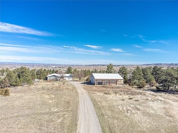 3rd image of 1455 Canyon Trail Rd