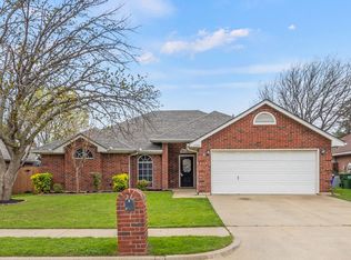 7333 Glen Dr, Watauga, TX 76148