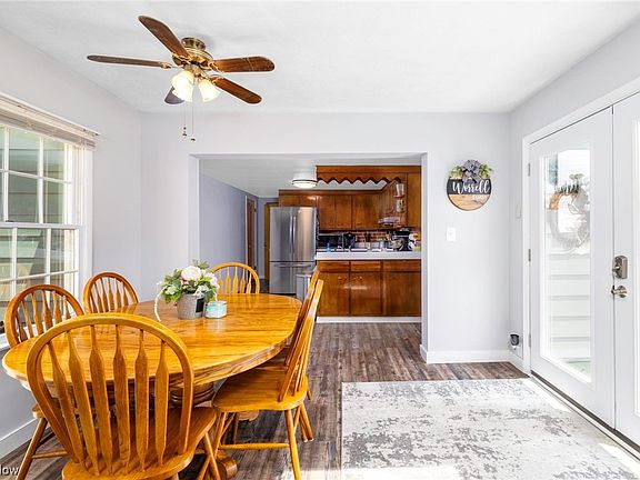 4th image of 259 Smithfield St
