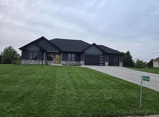 S64W22860 Garrett DRIVE, Waukesha, WI 53189