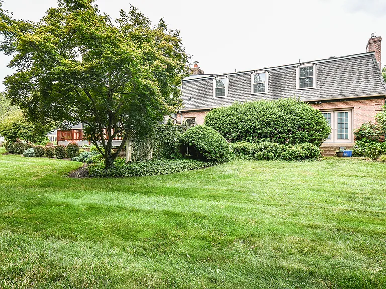 1211 Vinita Ln — Photo 73