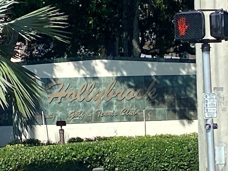 2nd image of 830 S Hollybrook Dr APT 207
