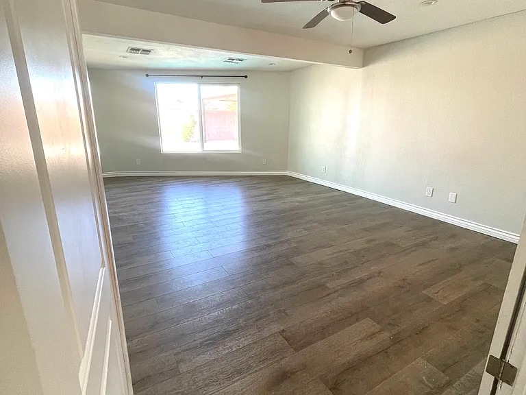 2721 S Pecan — Photo 16