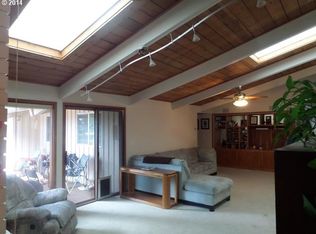 1800 E Taylor Ave, Cottage Grove, OR 97424