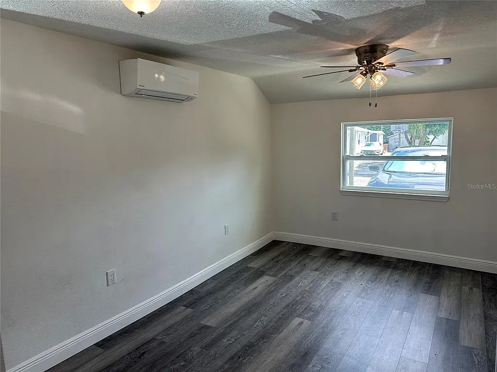 1 bed, 1.0 bath, 300 sqft, $1,650 — Photo 3