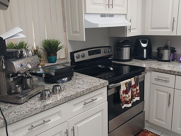 4th image of 9150 Fontainebleau Blvd APT 303
