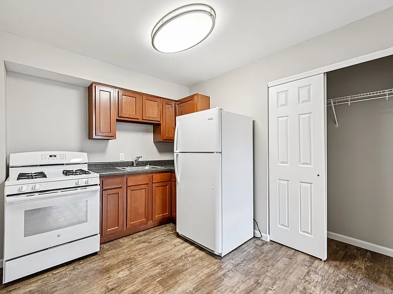 LongView Apartments — Photo 12