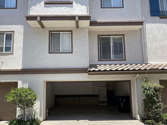 4th image of 10254 Wateridge Cir Unit 212