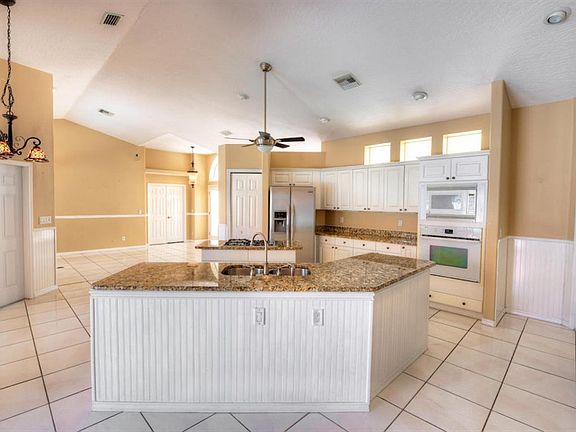 5th image of 1735 Canterbury Dr