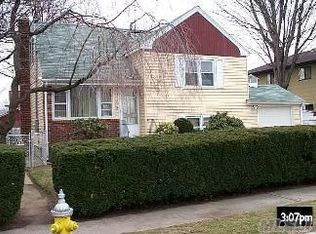 13 Dayton St, Westbury, NY 11590