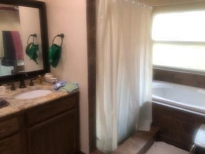 5th image of 1421 Gainsborough Way