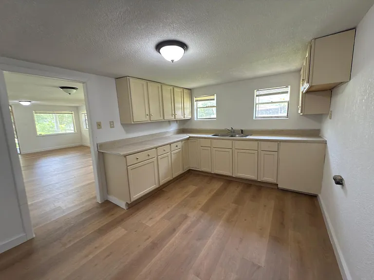 11521 Lucas St — Photo 2