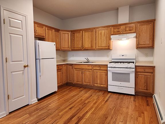 4th image of 225 W Madison Ave #229D