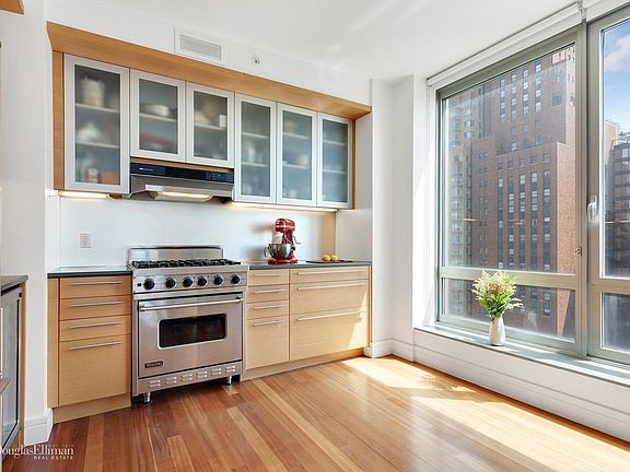 4th image of 30 Little West St #16E