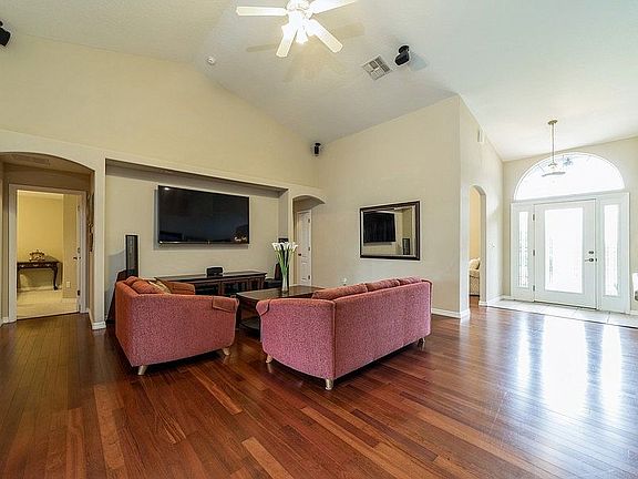 2nd image of 12908 Colonnade Cir