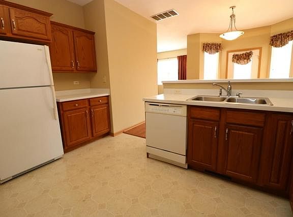 3rd image of 12769 Kishwaukee Ln