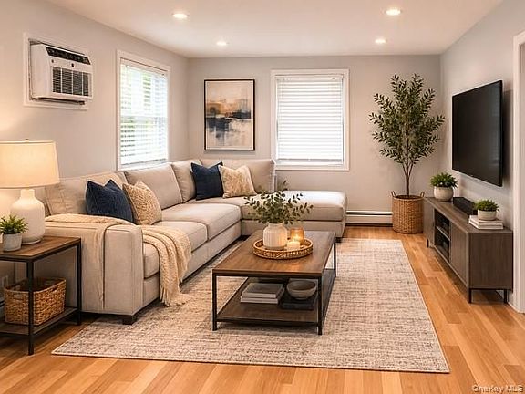 4th image of 3157 Waterbury Ave #1