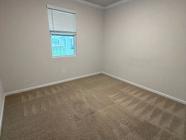 1008 Fairbrae Ln — Photo 20