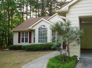 1861 Thousand Oaks Ln, Lawrenceville, GA 30043