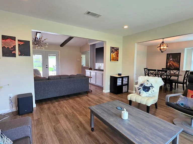 San Sebastian Ln — Photo 24