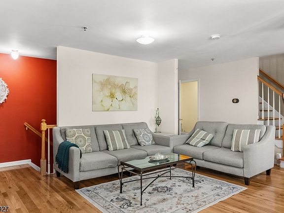 4th image of 30-13 Federal Hill Rd #13