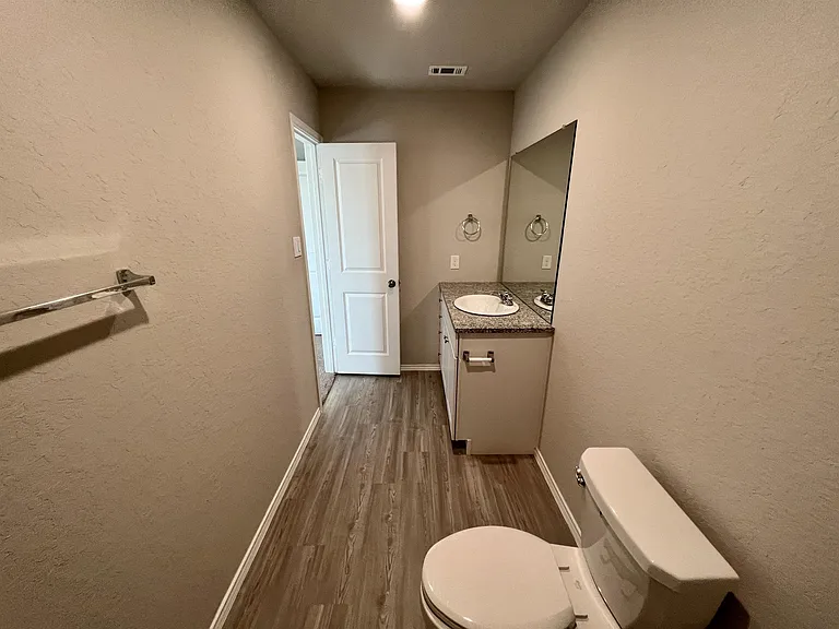 2824 Rosefinch — Photo 17