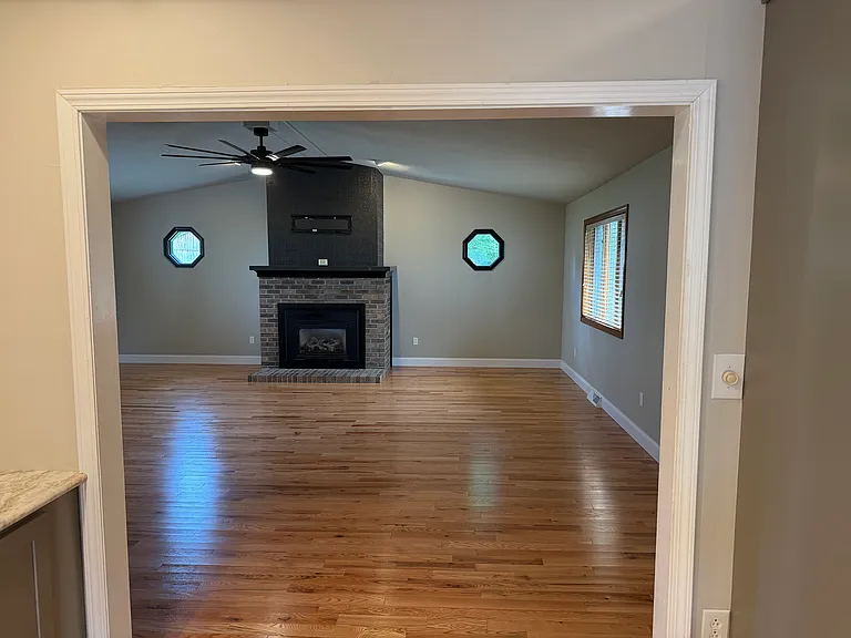 68 Regal Pl #8 — Photo 8