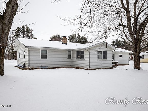 2nd image of 524 Greenfield St