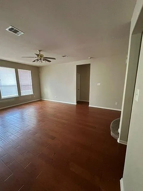 5 bed, 4.0 bath, 3045 sqft, $2,895 — Photo 3