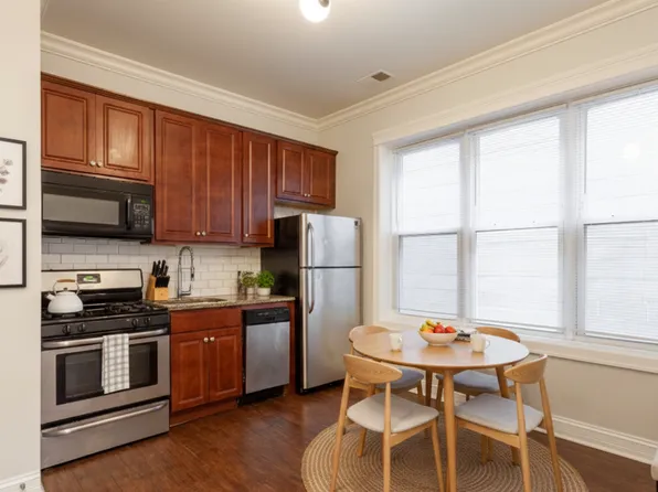 4317 W Irving Park Rd #2B, Chicago, IL 60641