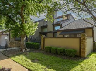 5524 Willow Cir, Fort Worth, TX 76112