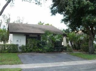 1630 E Sandpiper Cir, Pembroke Pines, FL 33026