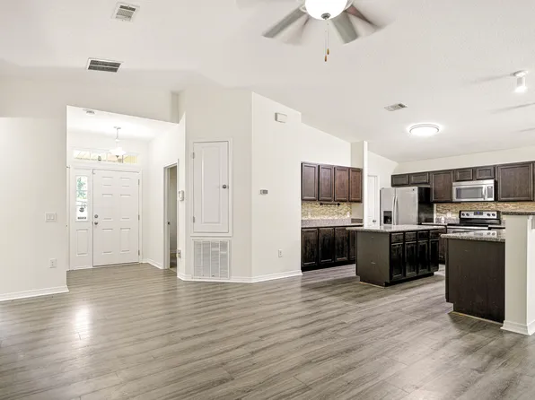 9207 Timber Ln, Navarre, FL 32566