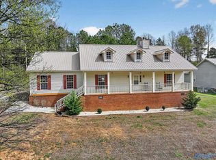 80 Earl Caldwell Dr, Guntersville, AL 35976
