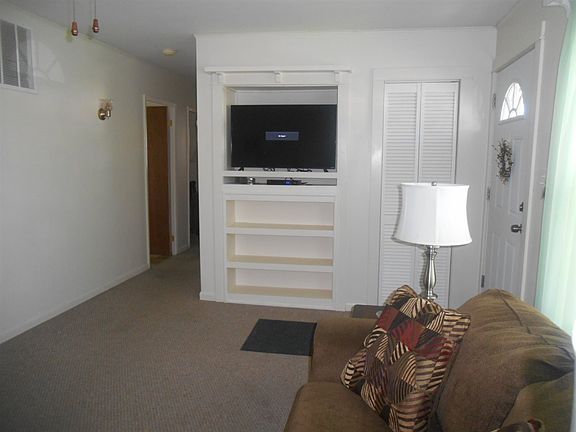 3rd image of 25 Colgate Dr