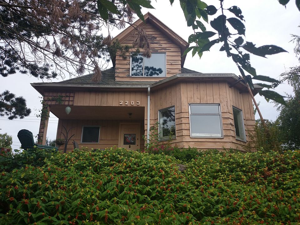 2nd image of 2203 46th Ave SW