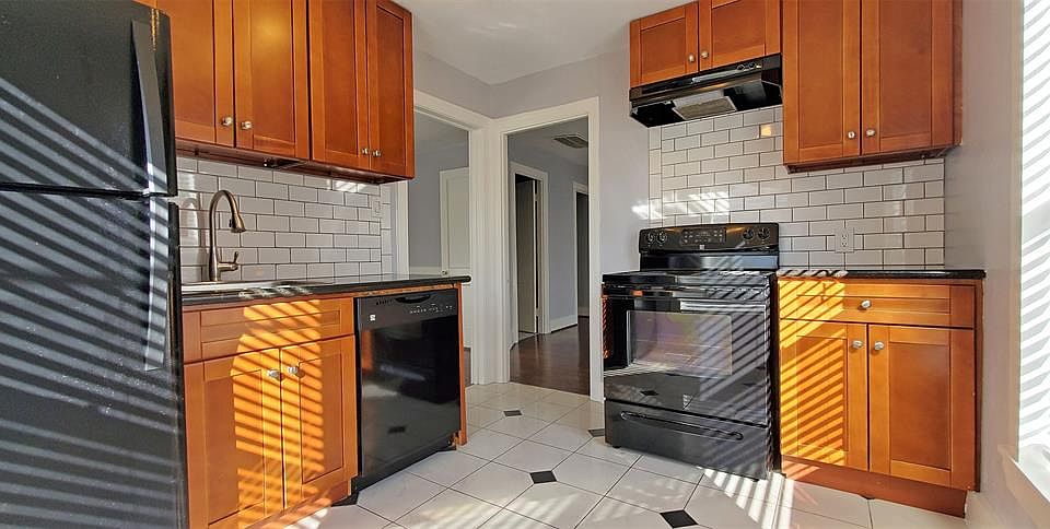 1st image of 4207 Driscoll St APT 2