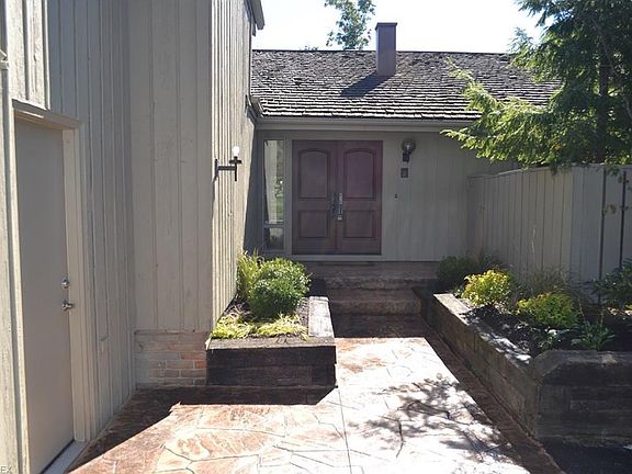 2nd image of 421-17 Knollwood Dr